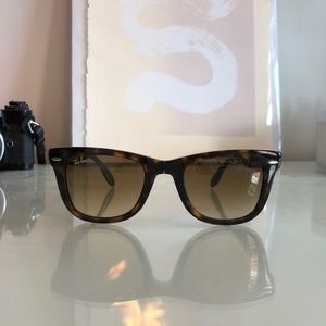 Ray-Ban - Wayfarer Folding Classic RB4105 Tortoise